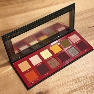 Ace Beaute Eyeshadow Palette